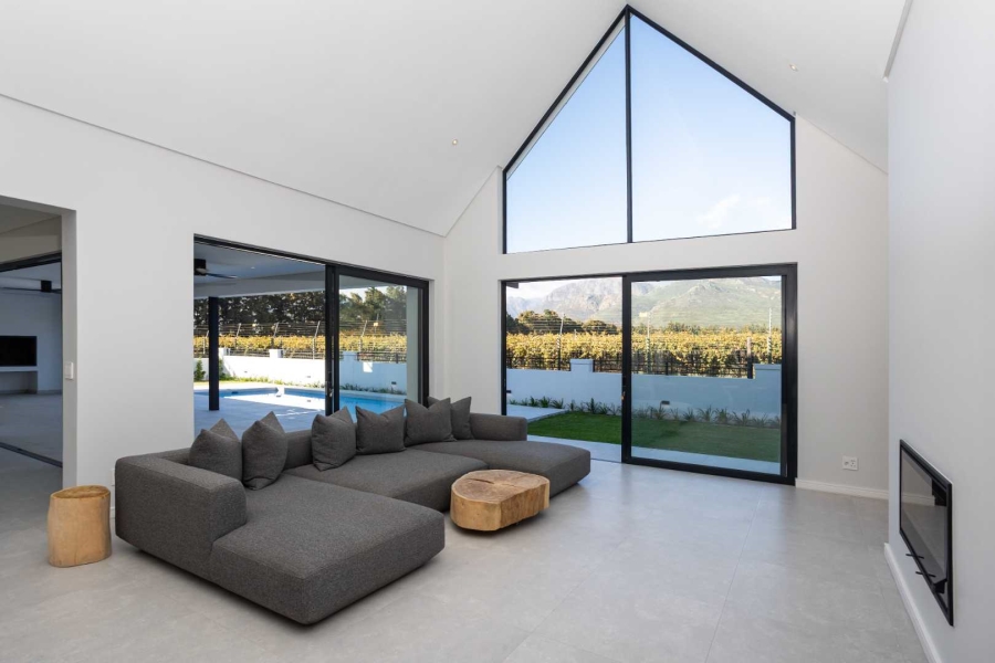 5 Bedroom Property for Sale in Val De Vie Estate Western Cape
